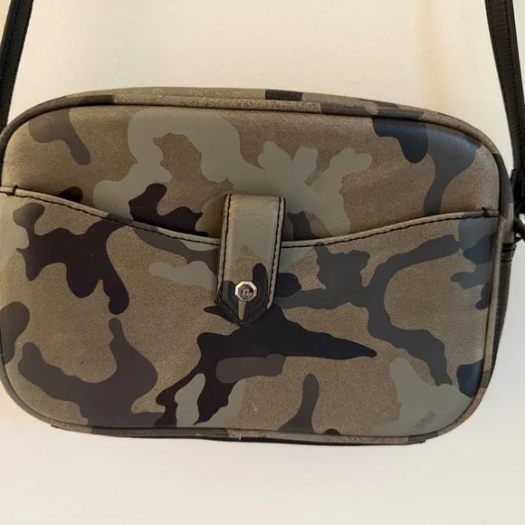 G.I.L.I Camo Leather Crossbody Purse - Picture 3 of 5